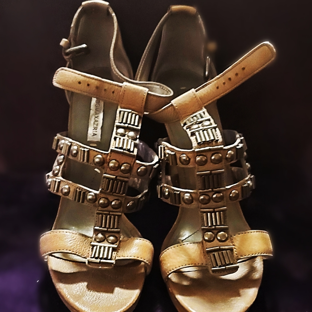 BCBG MaxAzria Evie Heels